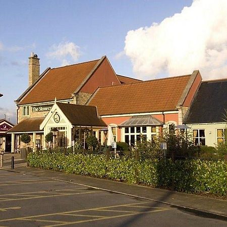 Premier Inn Haydock Park/M6 J23 Warrington Exterior photo