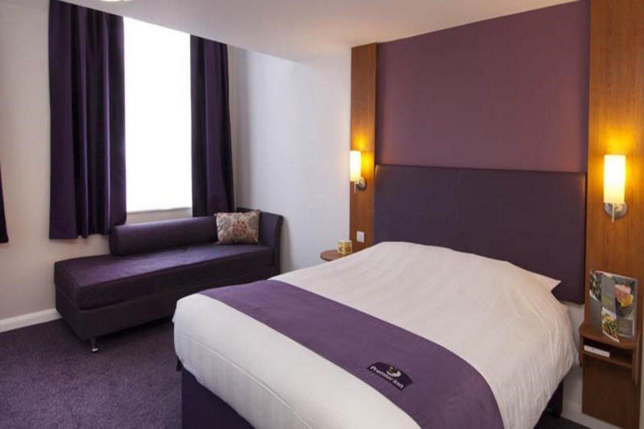 Premier Inn Haydock Park/M6 J23 Warrington Exterior photo