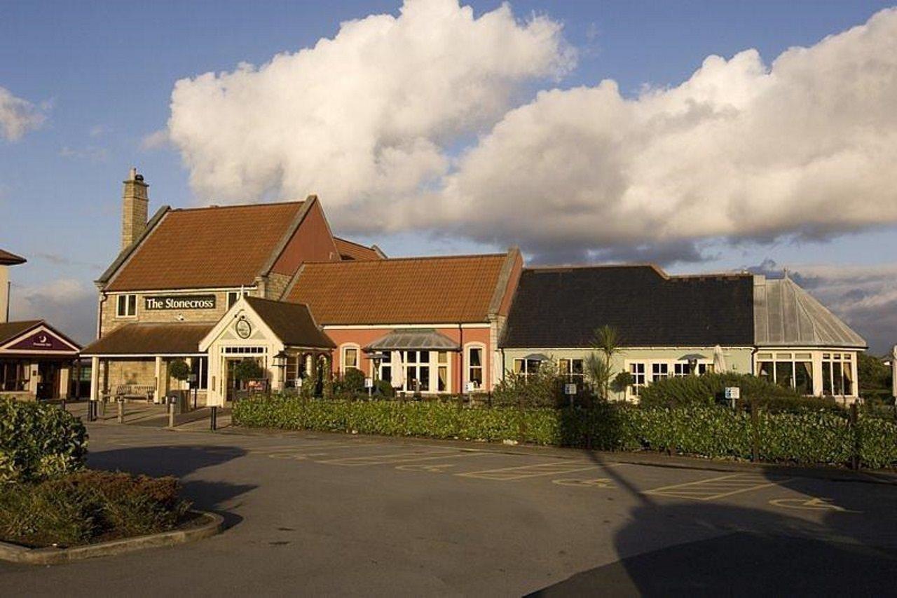Premier Inn Haydock Park/M6 J23 Warrington Exterior photo