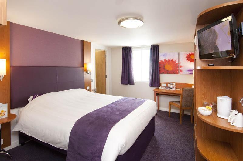 Premier Inn Haydock Park/M6 J23 Warrington Exterior photo